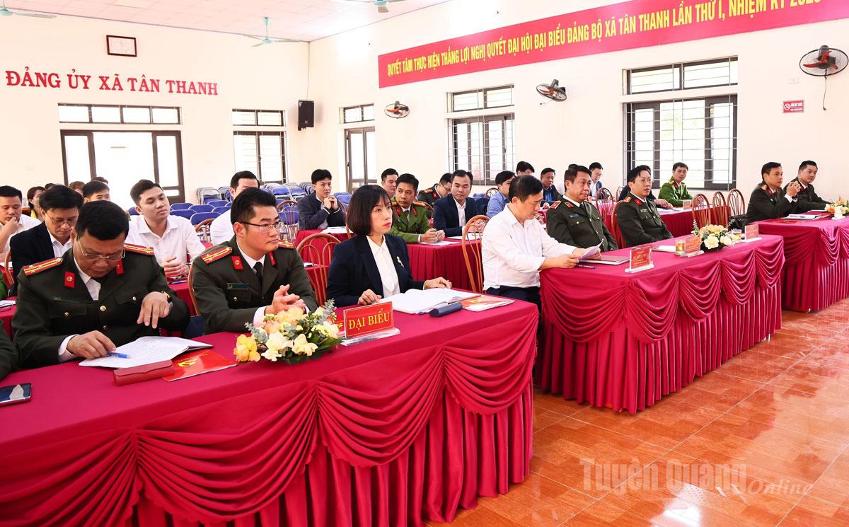 נציגים המשתתפים בישיבה.