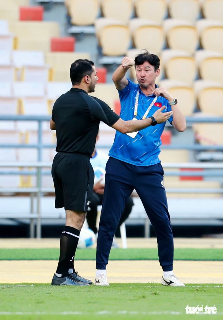 HLV Kim Sang Sik - Ảnh 2.