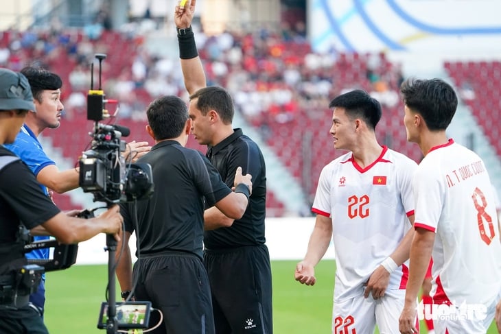 HLV Kim Sang Sik - Ảnh 3.