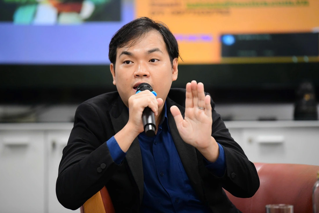 Sinh viên thực hành phỏng vấn với nhân vật đạt 9.0 Speaking IELTS - Ảnh 2.