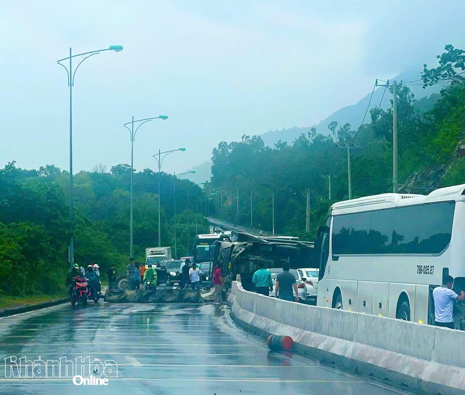 កន្លែងកើតហេតុគ្រោះថ្នាក់ចរាចរណ៍។