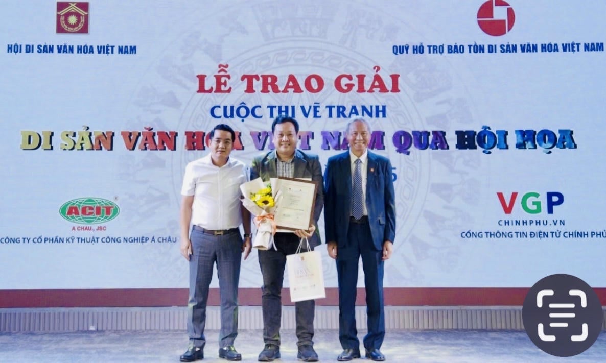 Organizátoři udělili první cenu soutěže autorovi Le Phi Hungovi (foto: Thuy Duong).