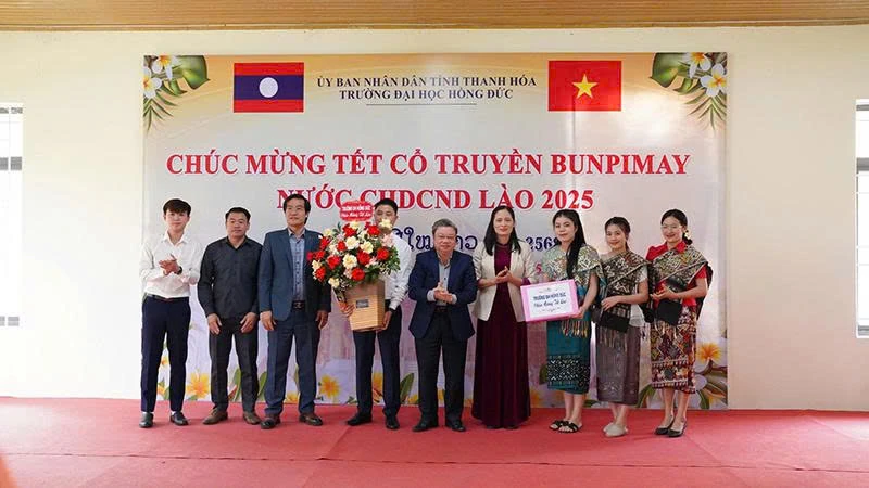 Bidra till att bygga och stärka vänskapen mellan Vietnam och Laos