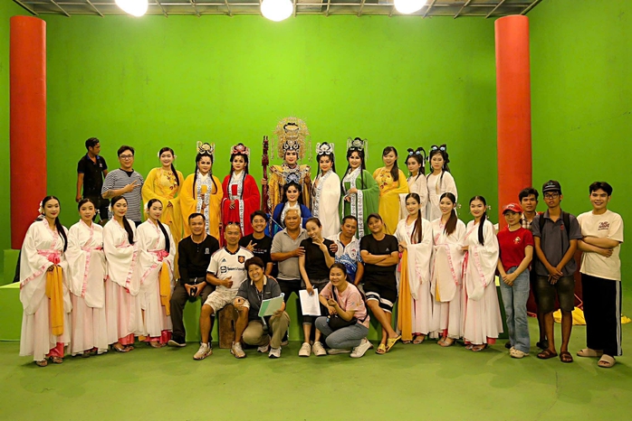 Nữ quái kiệt Bo Bo Hoàng cố vấn nghệ thuật cho dự án khủng của nghệ sĩ Hoàng Thanh - Ảnh 6.