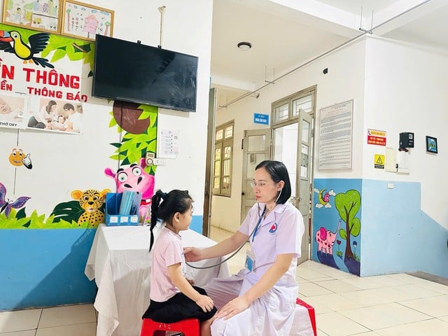 'Nhi khoa – hành trình yêu thương và thử thách' của BS CKI Lê Thị Hạnh- Ảnh 1.