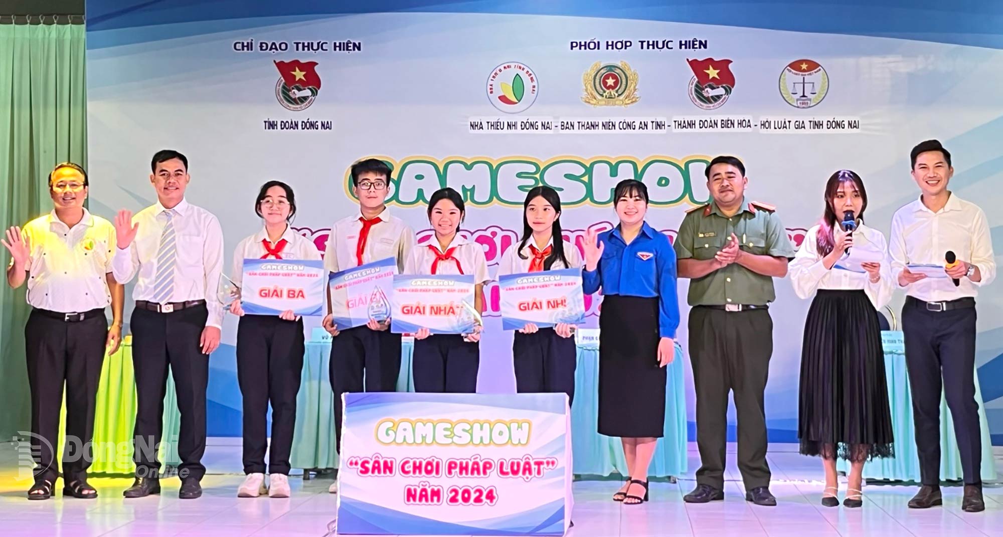 Organisationskommittén delade ut priser till tävlande som deltog i spelprogrammet Legal Playground 2024. Foto: Medarbetare