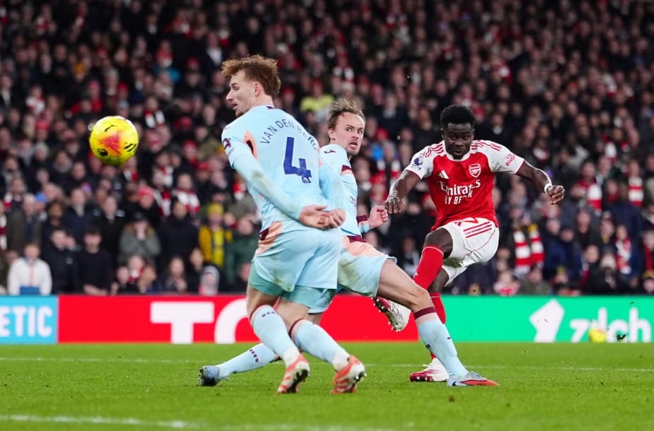 Đánh bại Brentford, Arsenal gia tăng khoảng cách với Man City- Ảnh 2.