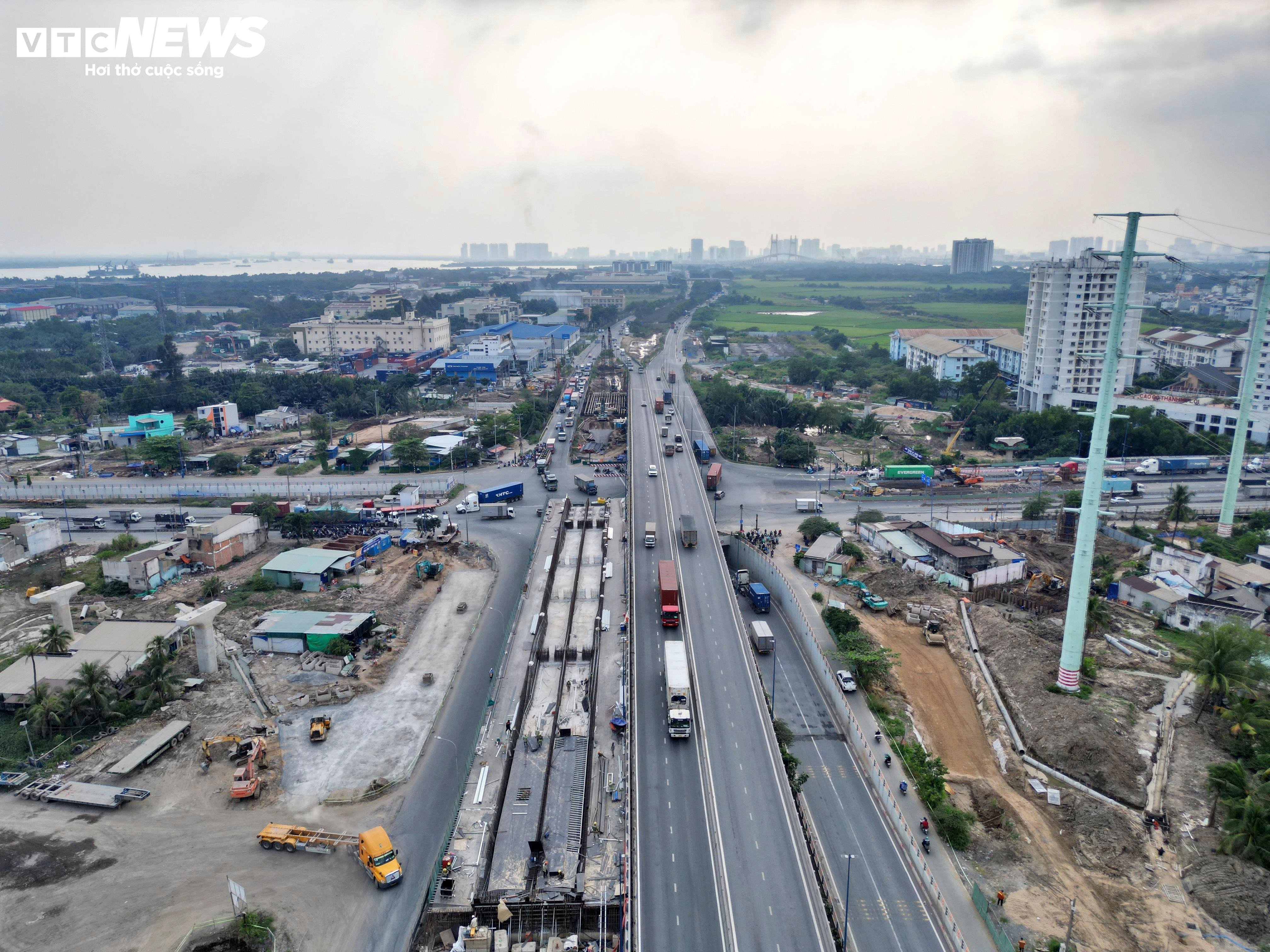 Byggingen av det mest trafikkerte krysset i Ho Chi Minh-byen øker etter mange forsinkelser - 1
