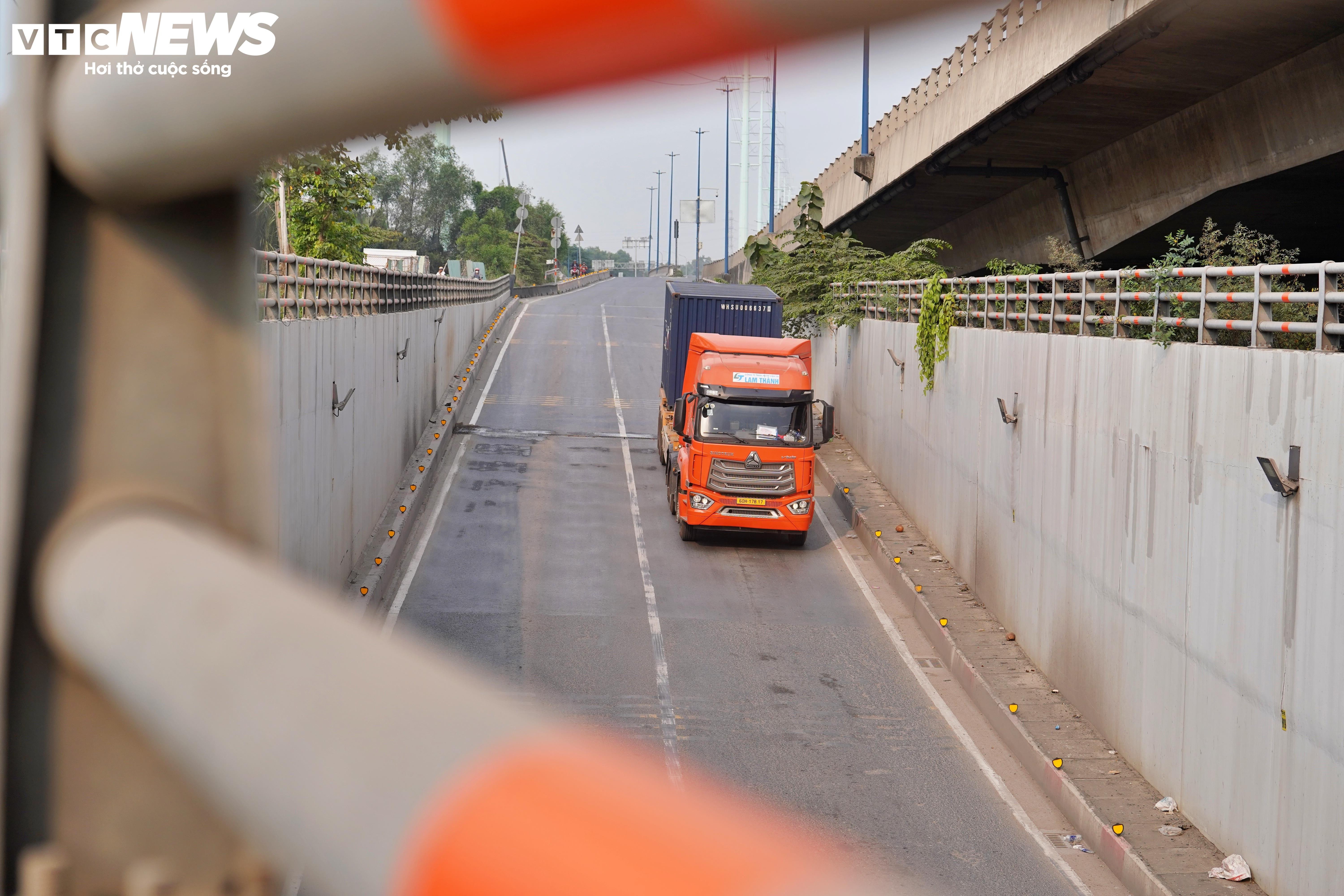 Byggingen av det mest trafikkerte krysset i Ho Chi Minh-byen øker etter mange forsinkelser - 3