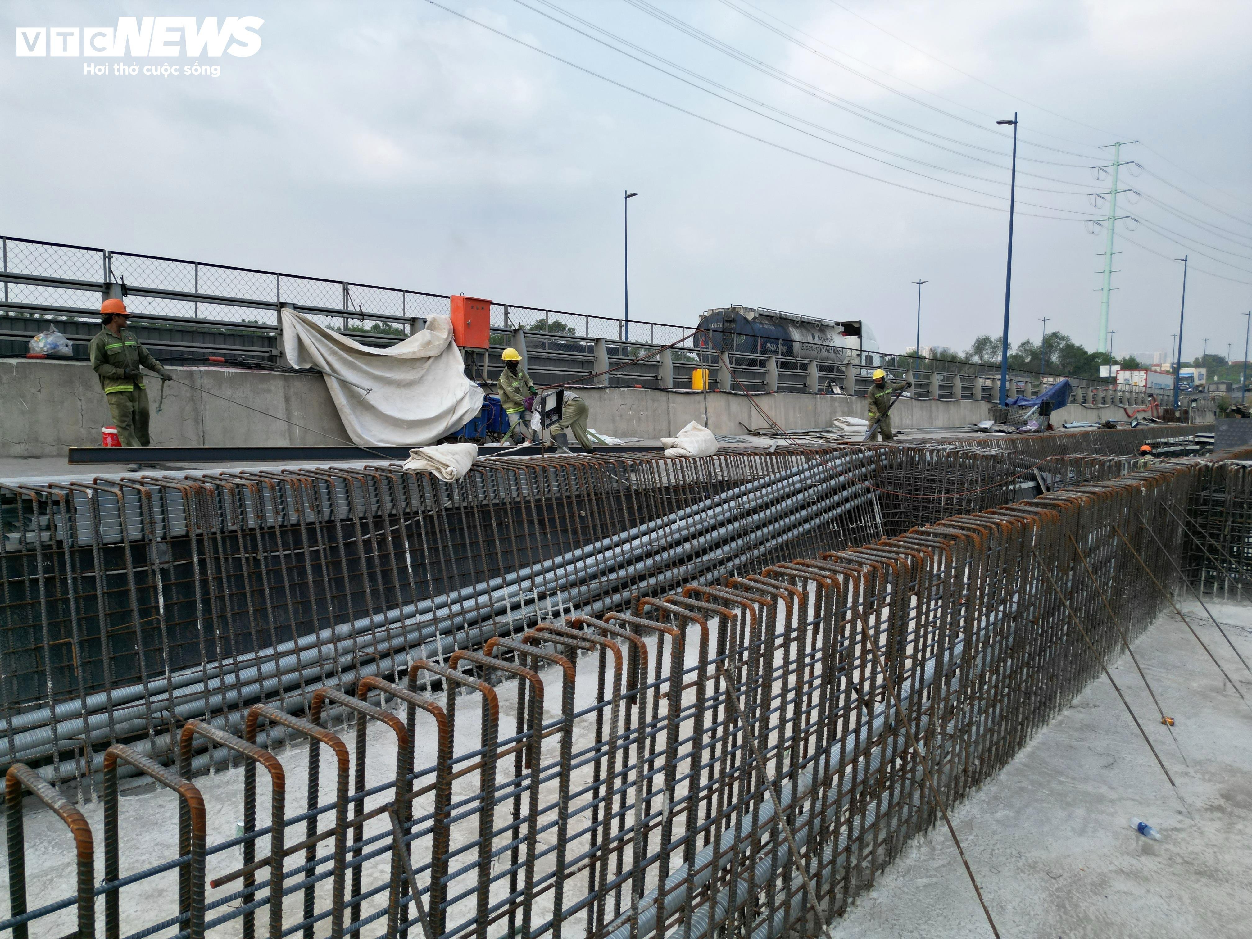 Byggingen av det mest trafikkerte krysset i Ho Chi Minh-byen øker etter mange forsinkelser - 7