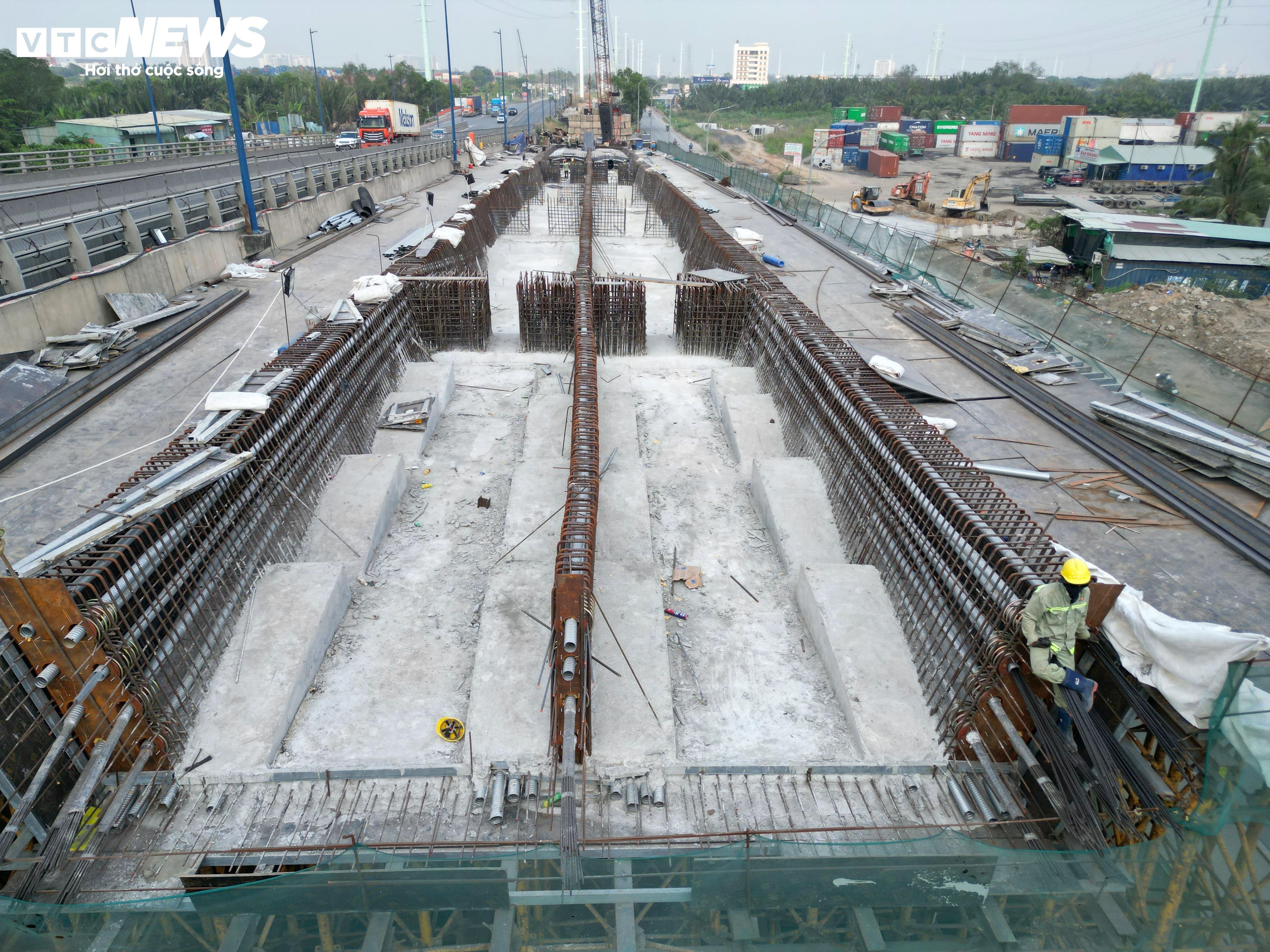 Byggingen av det mest trafikkerte krysset i Ho Chi Minh-byen øker etter mange forsinkelser - 8