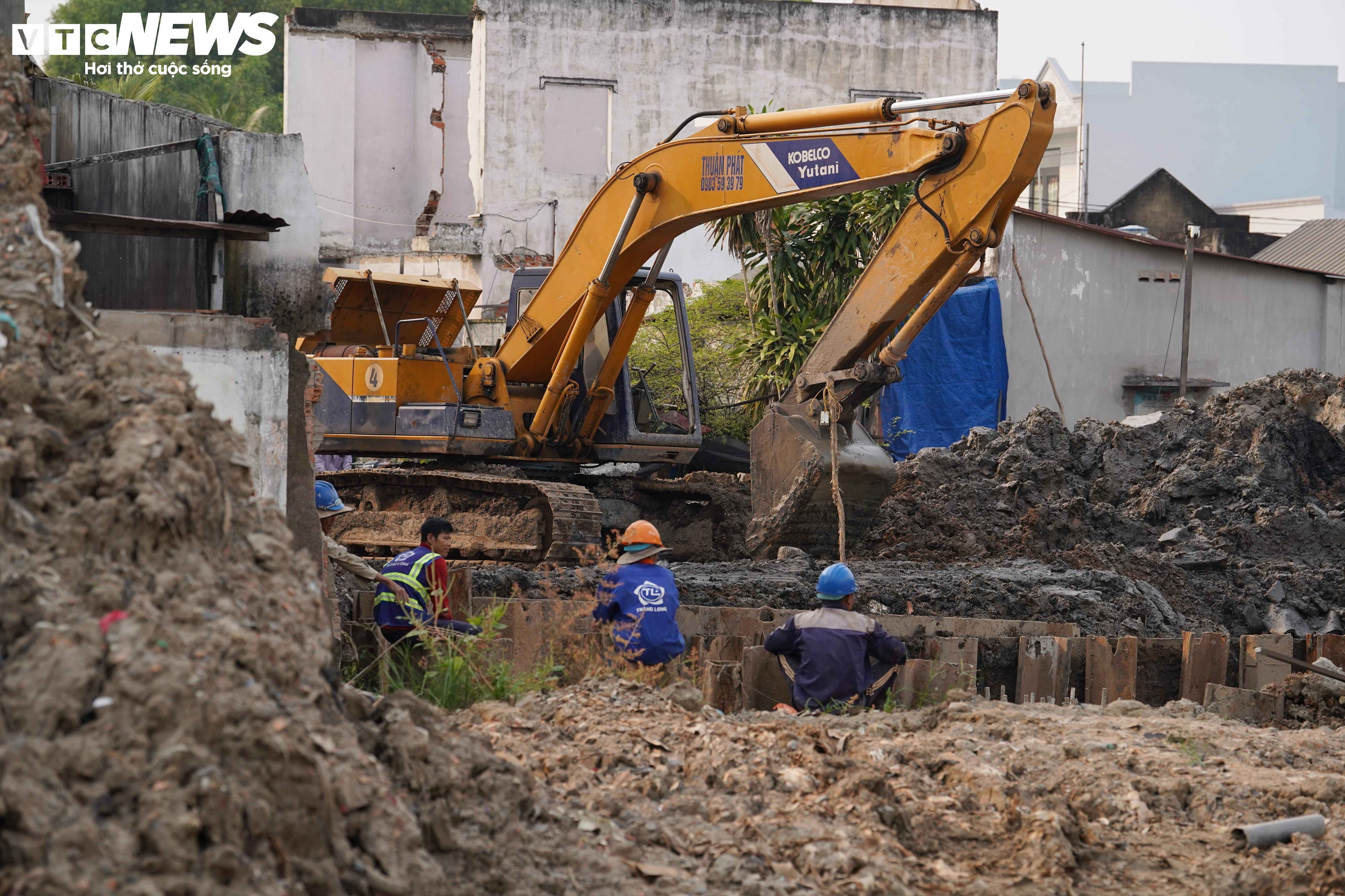 Byggingen av det mest trafikkerte krysset i Ho Chi Minh-byen øker etter mange forsinkelser - 12