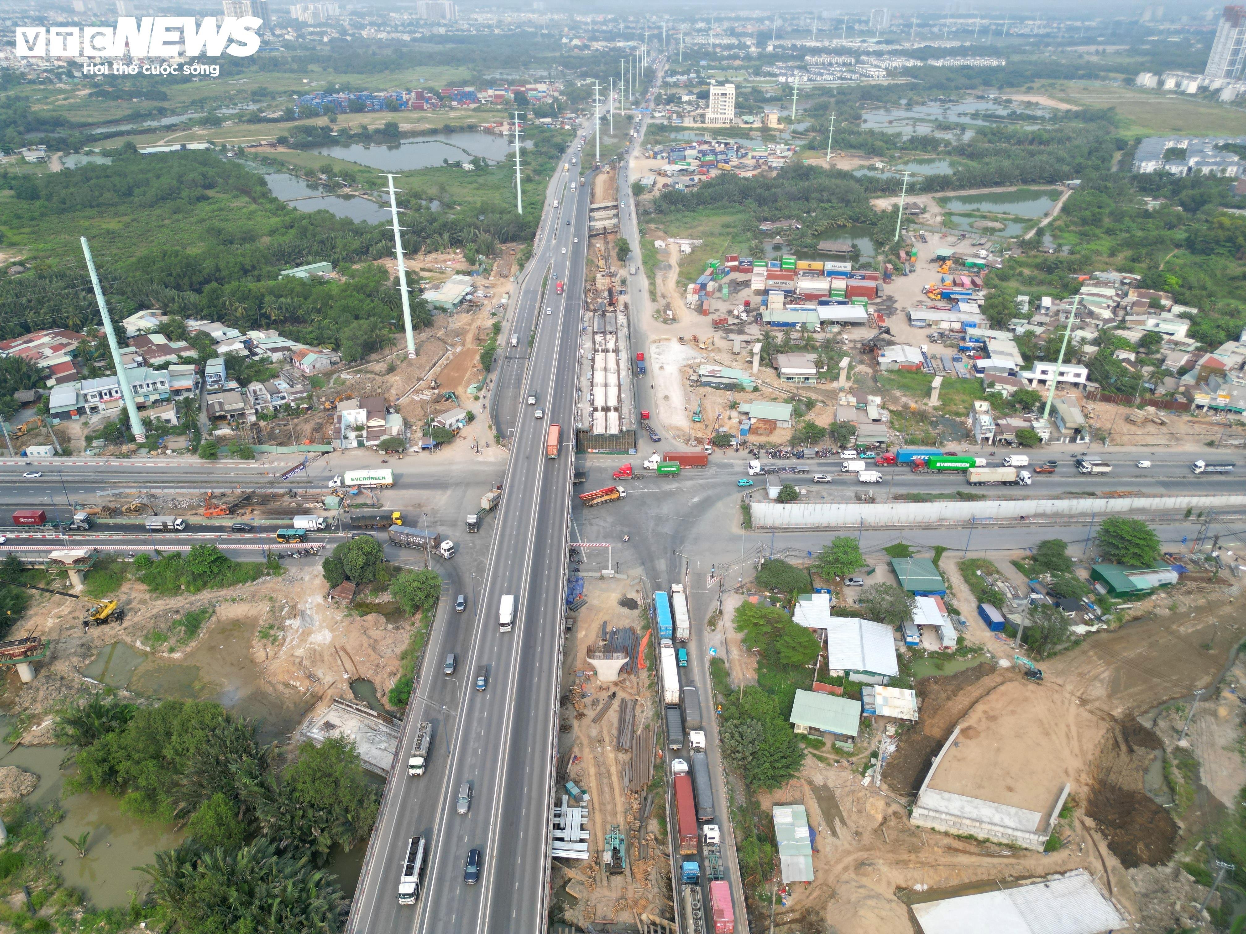 Byggingen av det mest trafikkerte krysset i Ho Chi Minh-byen øker etter mange forsinkelser - 18