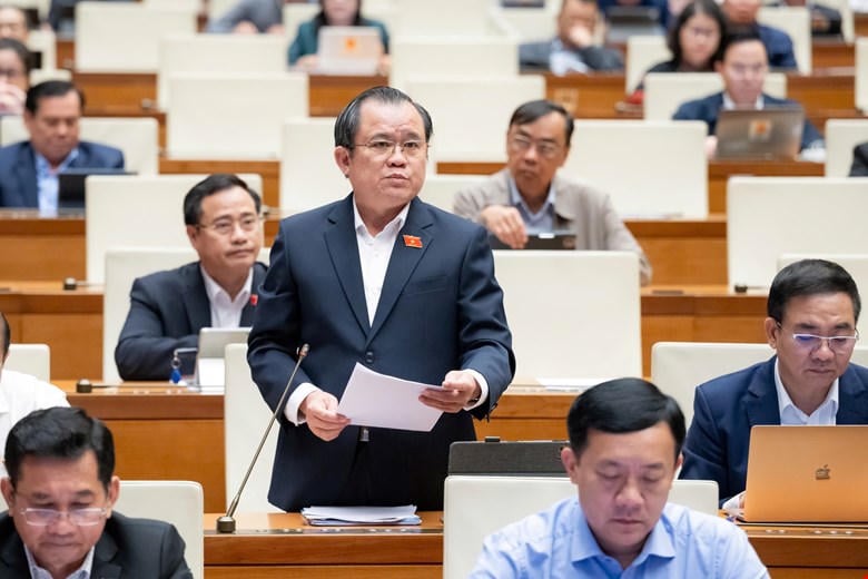 Đề nghị Chính phủ tiếp tục hoàn thiện cơ chế bảo vệ người dám nghĩ, dám làm vì lợi ích chung