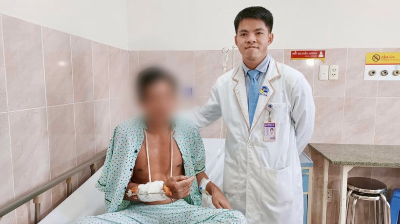 ຄົນເຈັບຫຼັງຜ່າຕັດແຂນຂາຄືນຢູ່ໂຮງໝໍໃຫຍ່ Xuyen A.