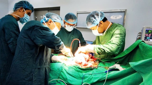 Bất ngờ phát hiện u buồng trứng sau chấn thương sọ não- Ảnh 3.