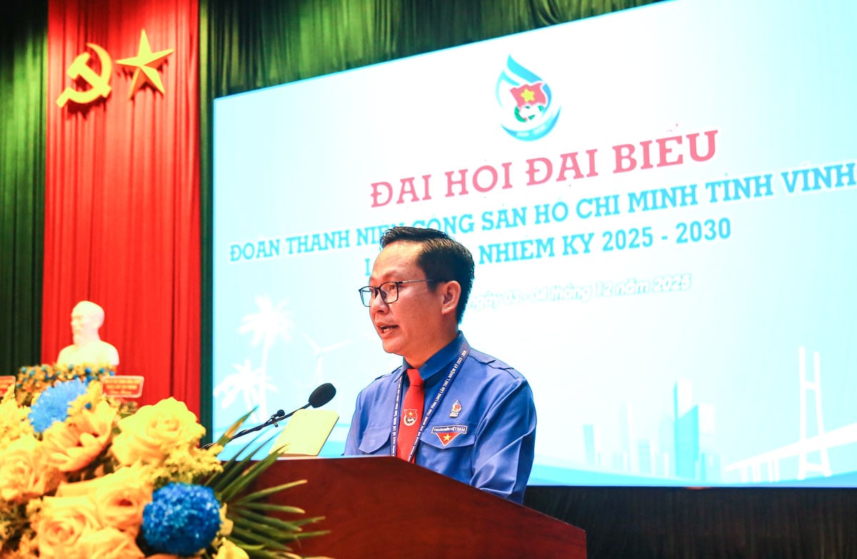 Dl. Tran Tri Cuong - vicepreședinte al Comitetului Frontului Patriei Vietnam din provincia Vinh Long, secretar al Uniunii Tineretului din Provincia Vinh Long, a ținut discursul de deschidere al Congresului.