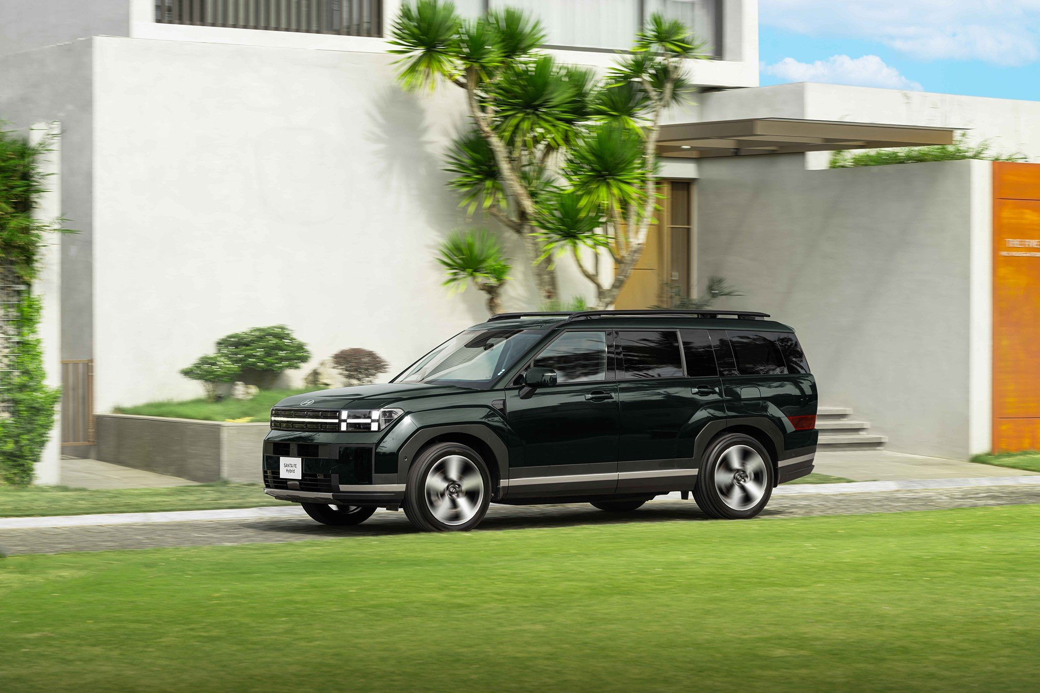 Hyundai Thành Công giới thiệu Santa Fe Hybrid đến thị trường Việt Nam