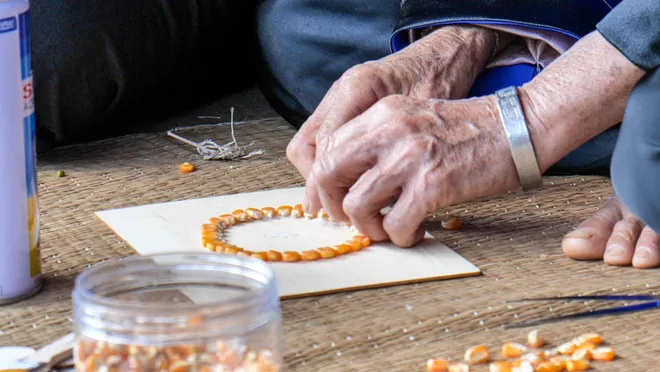 Nghệ thuật từ hạt ngô: Khi nông sản Lân Nóng