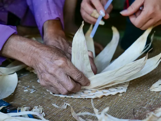 Nghệ thuật từ hạt ngô: Khi nông sản Lân Nóng