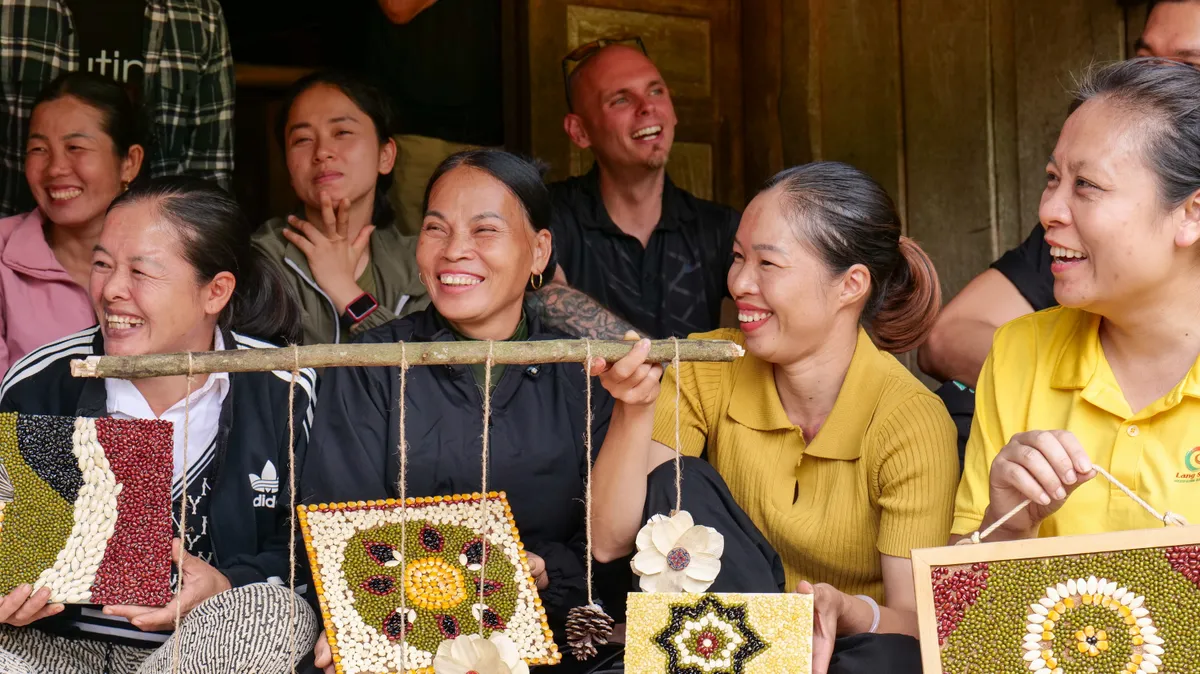 Nghệ thuật từ hạt ngô: Khi nông sản Lân Nóng