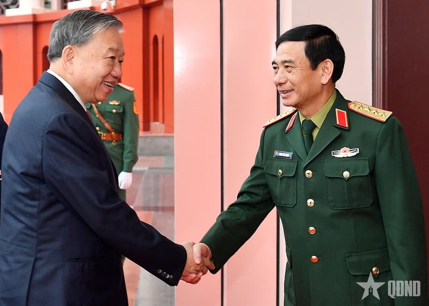 អគ្គលេខាធិកា To Lam លេខាគណៈកម្មាធិការយោធាមជ្ឈិមបានធ្វើជាប្រធានសន្និសីទគណៈកម្មាធិការយោធាមជ្ឈិមលើកទី ១៥។