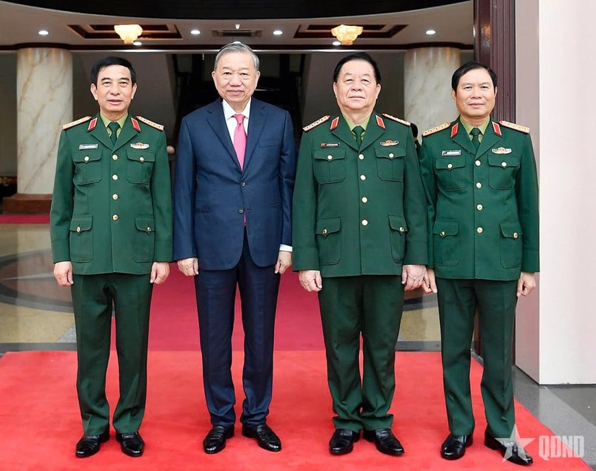 អគ្គលេខាធិកា To Lam លេខាគណៈកម្មាធិការយោធាមជ្ឈិមបានធ្វើជាប្រធានសន្និសីទគណៈកម្មាធិការយោធាមជ្ឈិមលើកទី ១៥។