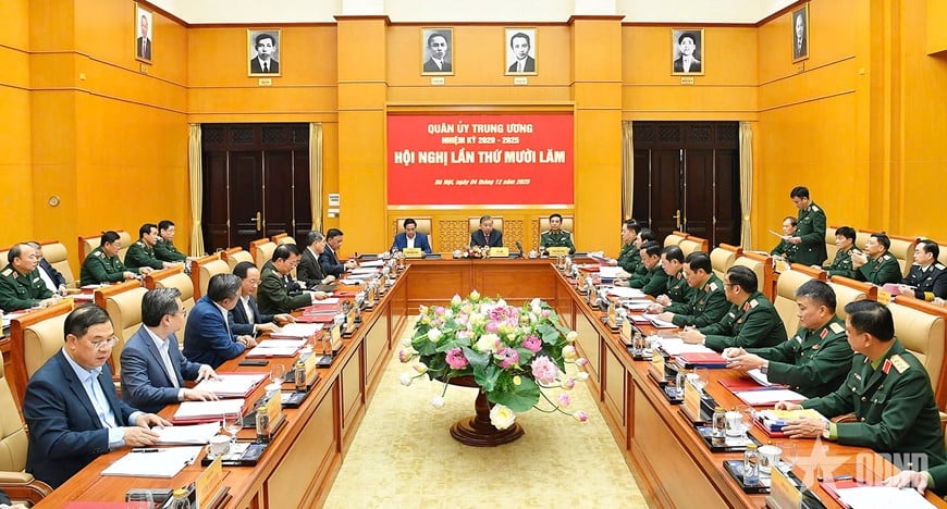 អគ្គលេខាធិកា To Lam លេខាគណៈកម្មាធិការយោធាមជ្ឈិមបានធ្វើជាប្រធានសន្និសីទគណៈកម្មាធិការយោធាមជ្ឈិមលើកទី ១៥។