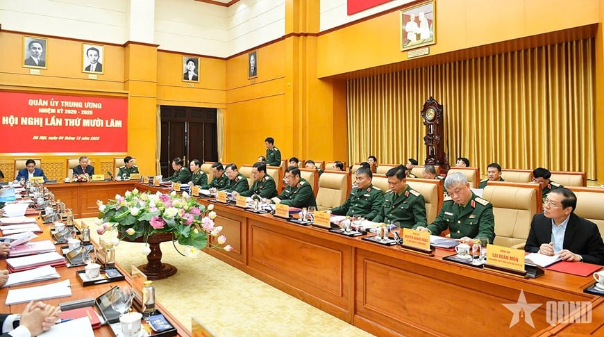 អគ្គលេខាធិកា To Lam លេខាគណៈកម្មាធិការយោធាមជ្ឈិមបានធ្វើជាប្រធានសន្និសីទគណៈកម្មាធិការយោធាមជ្ឈិមលើកទី ១៥។