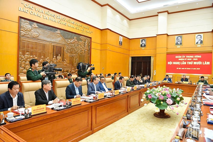 អគ្គលេខាធិកា To Lam លេខាគណៈកម្មាធិការយោធាមជ្ឈិមបានធ្វើជាប្រធានសន្និសីទគណៈកម្មាធិការយោធាមជ្ឈិមលើកទី ១៥។