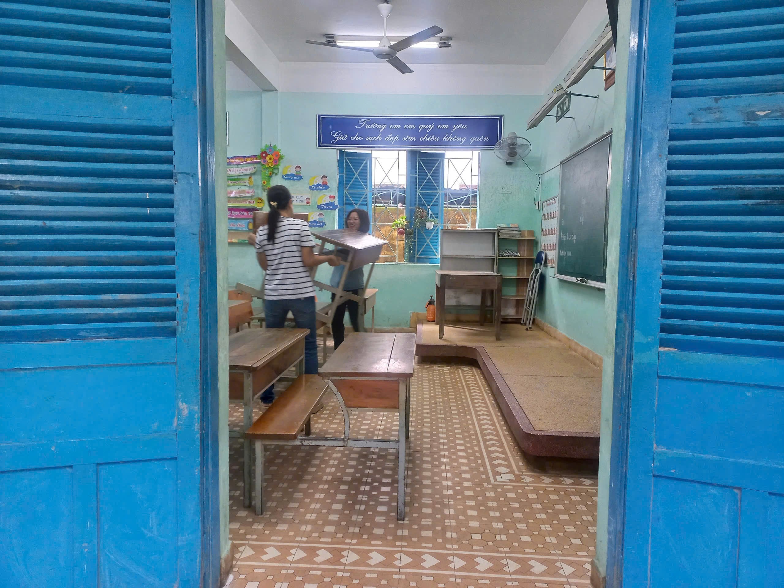 Khánh Hòa: Nước các sông đang lên, cảnh báo ngập lụt, học sinh tiếp tục nghỉ học - Ảnh 2.