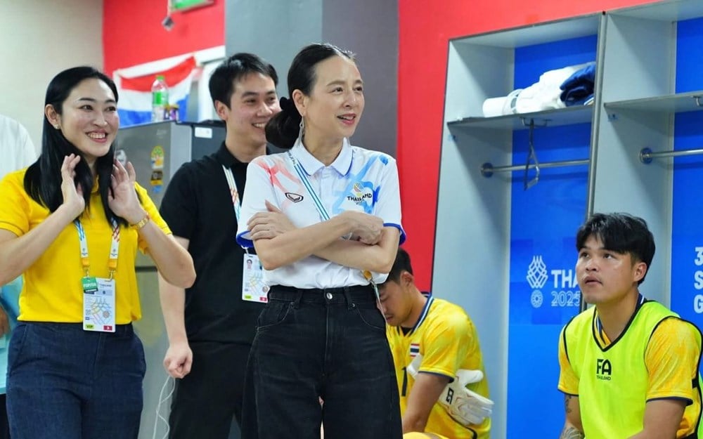 Nyonya Pang memberikan bonus 500.000 baht kepada U22 Thailand setelah pertandingan pembukaan di SEA Games 33 - foto 1
