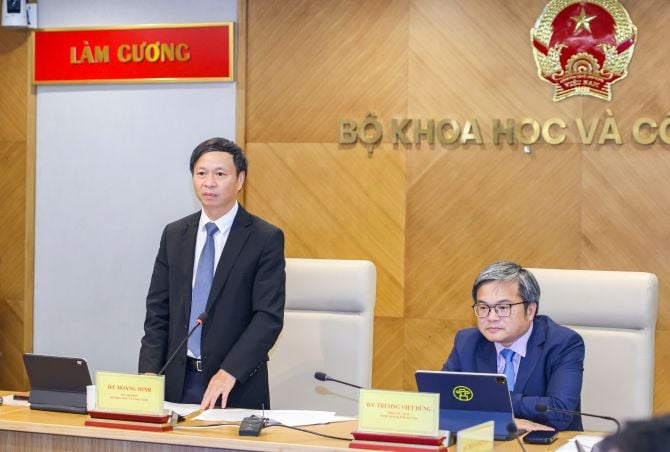 Thứ trưởng Bộ Khoa học và Công nghệ Hoàng Minh phát biểu tại họp báo.