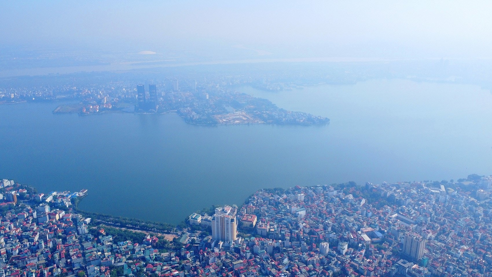 Groundbreaking ceremony of the Pearl Theater and Cultural and Arts Park project at Dam Tri Lake, Quang An Peninsula.