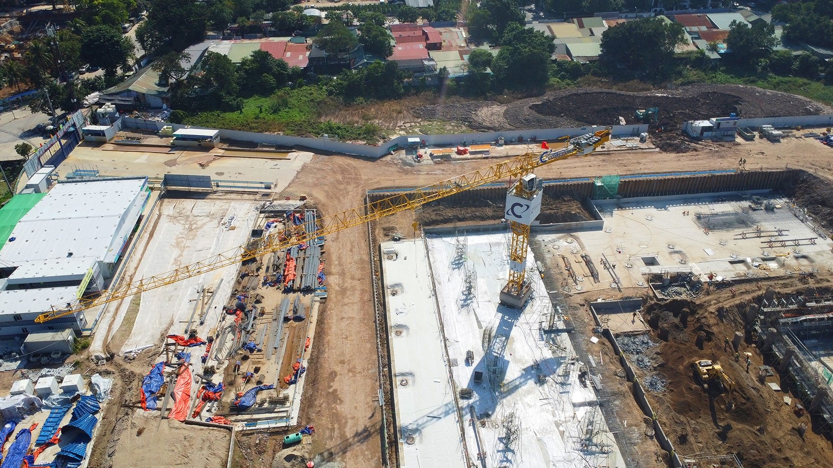 The opera house has a capacity of 1,797 and the multi-purpose hall has a capacity of 1,430 standing.
