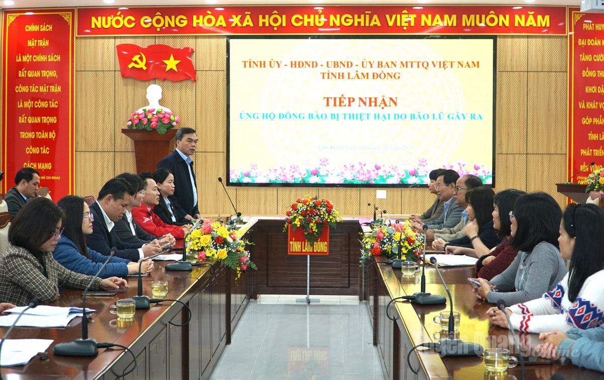Comrade Ma The Hong, Deputy Secretary of the Provincial Party Committee, Chairman of the Vietnam Fatherland Front Committee of Tuyen Quang province spoke at the working session.