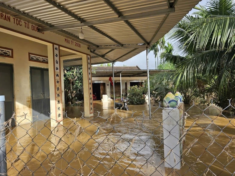 Mưa lũ diễn biến phức tạp, Khánh Hòa yêu cầu khẩn trương sơ tán người dân- Ảnh 2.