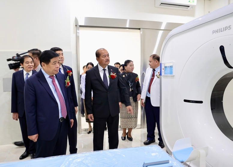 라오스-베트남 우호병원 준공식 및 인수 - 사진 7. Khánh thành, bàn giao Bệnh Viện Hữu nghị Lào-Việt Nam- Ảnh 7.