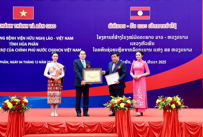 라오스-베트남 우호병원 준공식 및 인수 - 사진 8. Khánh thành, bàn giao Bệnh Viện Hữu nghị Lào-Việt Nam- Ảnh 8.