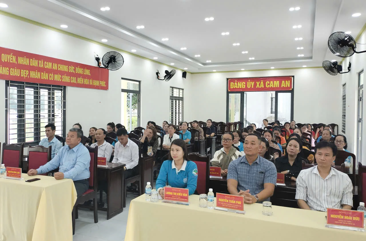 Perwakilan menghadiri majlis pelancaran.