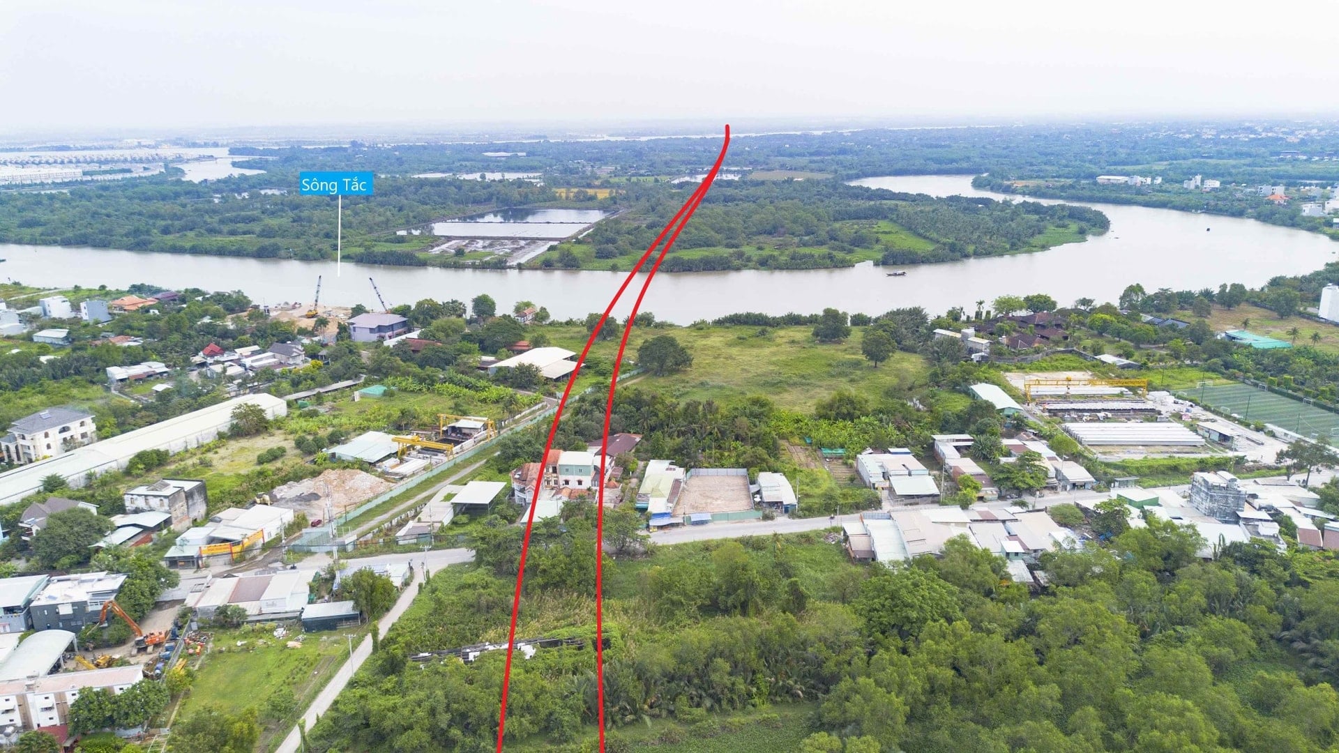 Prosjektets startpunkt krysser Ho Chi Minh-byens ringvei 3 ved Go Cong-krysset (Long Phuoc-distriktet, gamle Thu Duc-byen); endepunktet krysser riksvei 51 (An Phuoc-kommunen, Dong Nai-provinsen). Av denne delen er Long Hung-broen 2,4 km lang, innfartsveien på Ho Chi Minh-byens side er 3,8 km lang og på Dong Nai-siden er den 5,5 km lang. Den totale estimerte investeringen for dette prosjektet er mer enn 11 700 milliarder VND.