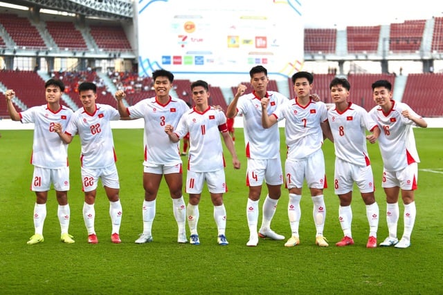 K+ transmituje na żywo finały azjatyckie z udziałem 7 wietnamskich drużyn. Widzowie nie muszą się martwić o brak sygnału. - Zdjęcie 1. K+ phát trực tiếp VCK châu Á có 7 đội tuyển Việt Nam, khán giả không lo bị đói sóng
- Ảnh 1.