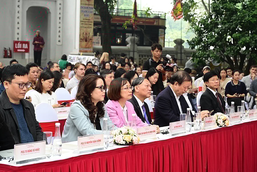 Nâng tầm trải nghiệm với 4 hành trình du lịch di sản Hà Nội.jpg