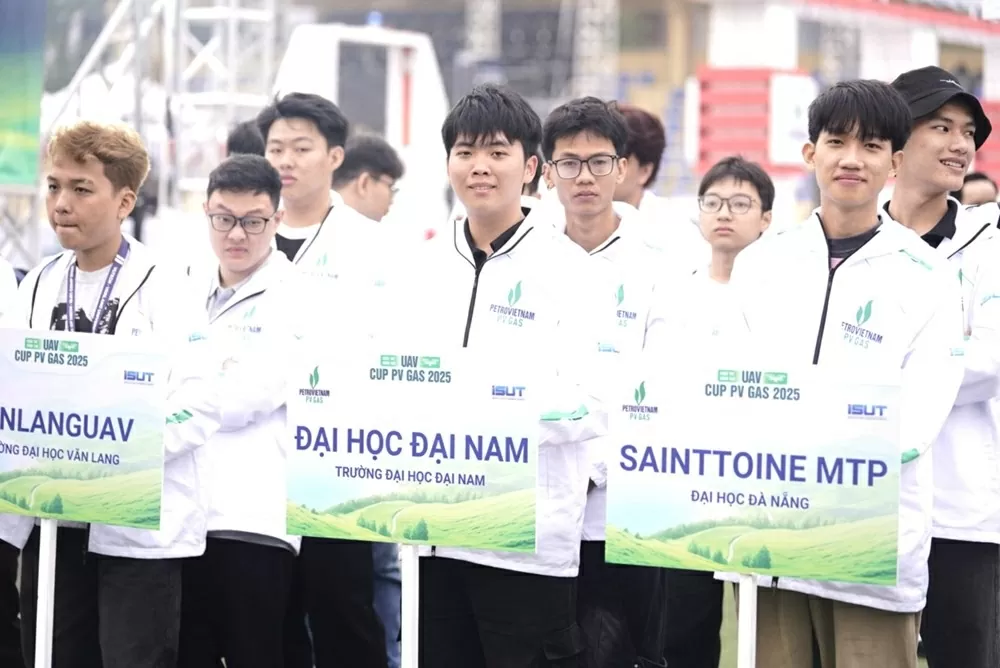 28 excellente studententeams van universiteiten en academies namen deel aan de UAV Innovation Competition 28 đội tuyển sinh viên xuất sắc tham dự Cuộc thi sáng tạo UAV