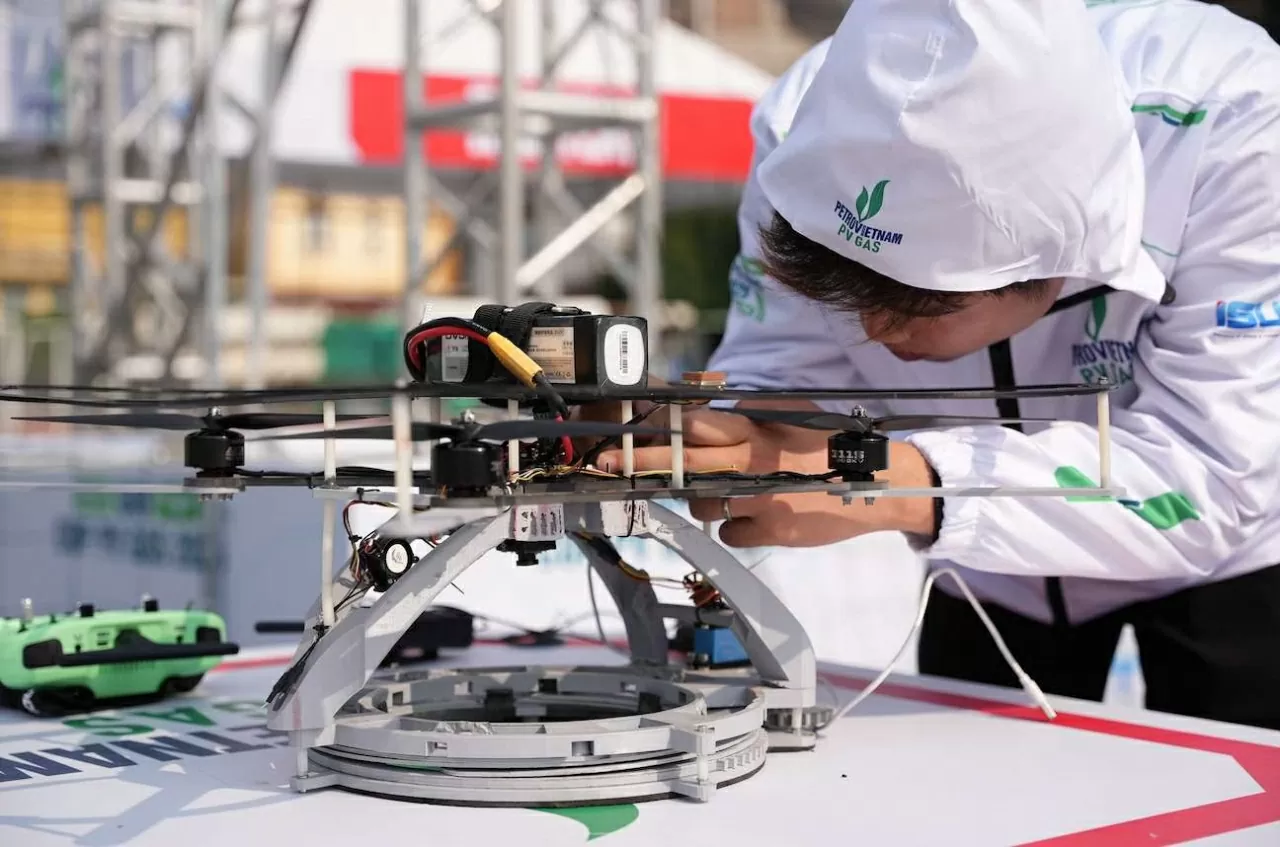 28 excellente studententeams van universiteiten en academies namen deel aan de UAV Innovation Competition 28 đội tuyển sinh viên xuất sắc từ các trường đại học, học viện tham dự Cuộc thi sáng tạo UAV