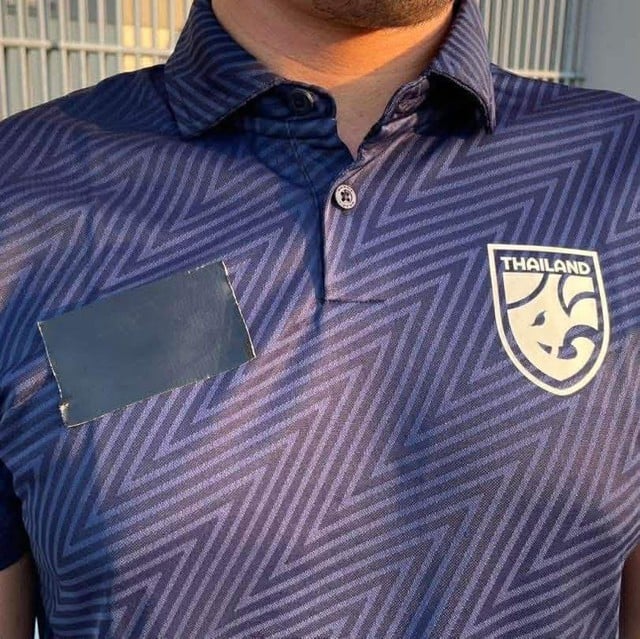 Thực hư chuyện BTC sân Rajamangala dùng băng dính đen che logo áo CĐV: Lại chỉ vì lỗi… truyền đạt?- Ảnh 1.