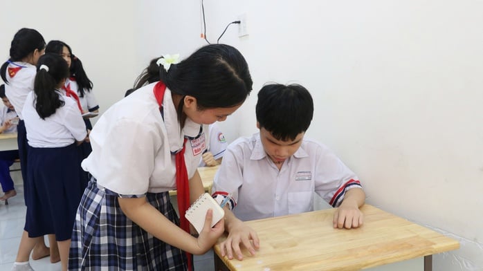 TPHCM hợp nhất hai cuộc thi: Sở GD-ĐT nêu rõ thế nào là văn hay, chữ tốt? - Ảnh 1.