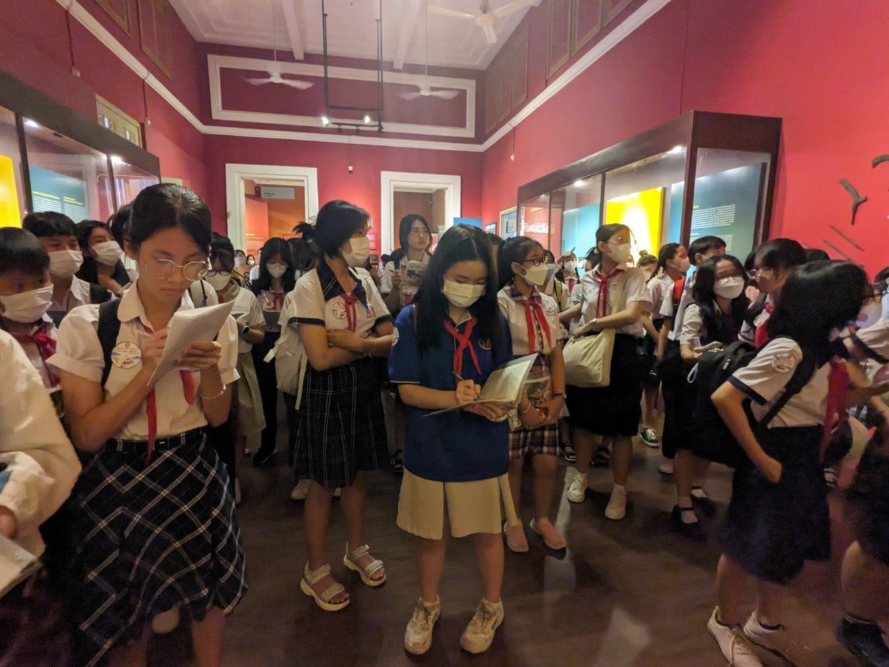 TPHCM hợp nhất hai hội thi: Sở GD-ĐT nêu rõ thế nào là văn hay, chữ tốt? - Ảnh 2.