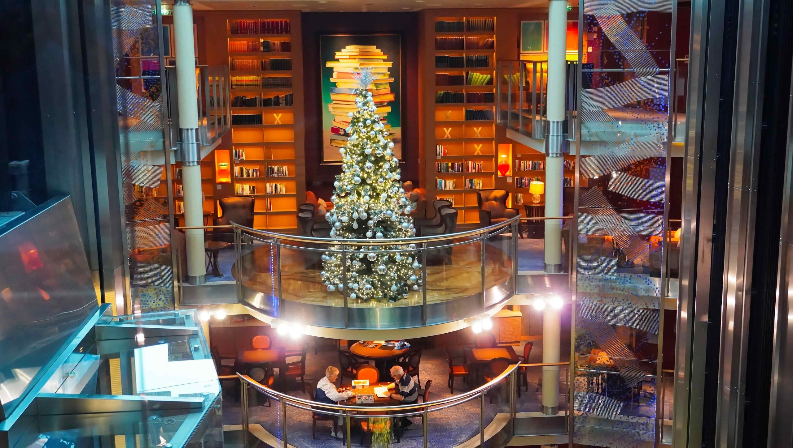 Tàu Celebrity Solstice trở lại Việt Nam mang theo 2 . 500 Du khách khám phá TPHCM - Ảnh 6.