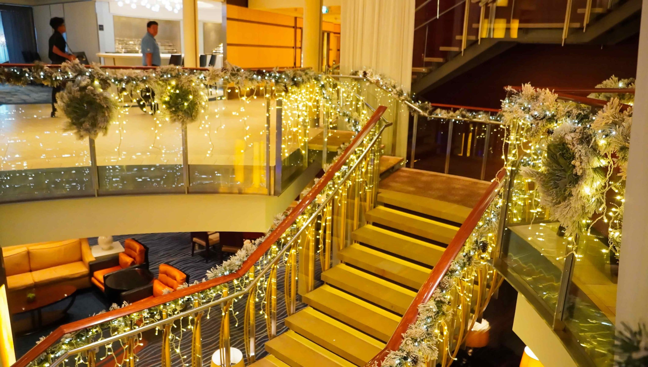 Tàu Celebrity Solstice trở lại Việt Nam mang theo 2 . 500 Du khách khám phá TPHCM - Ảnh 7.